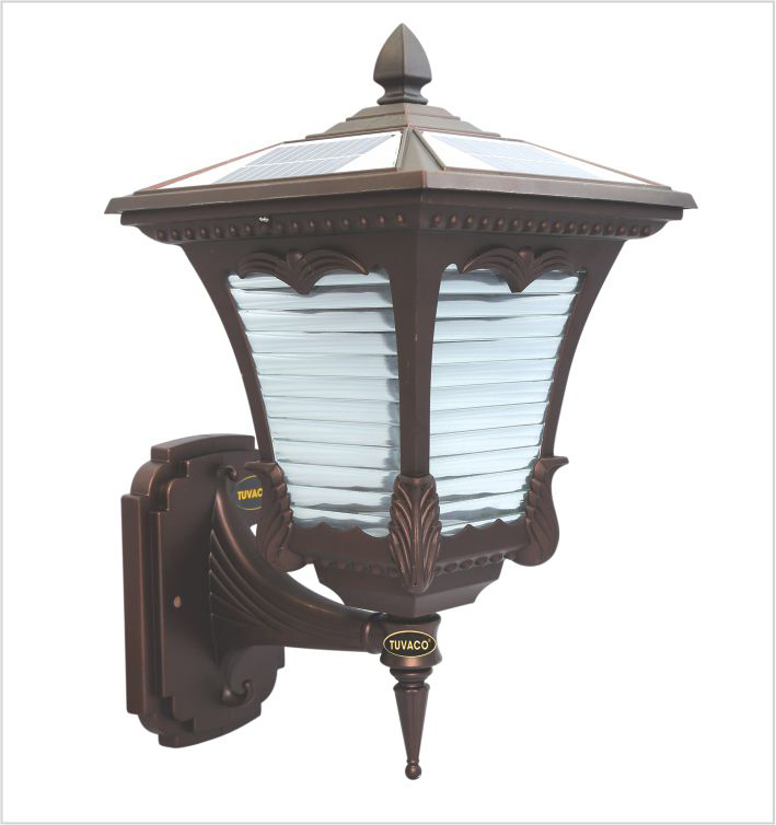Đèn LED ốp tường năng lượng mặt trời nhiều mẫu mã giá rẻ Bên cạnh đó, đèn mặt trời sẽ tự động chiếu sáng vào buổi tối và có thể cảm nhận được chuyển động của người hoặc vật lại gần. Trong khi đó, đèn LED treo