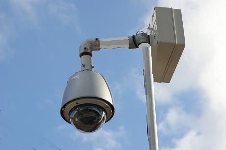 Camera speedom là dòng camera xoay 360 độ tích hợp zoom quan hổ trợ chống mưa nắng camera speedom giúp giám sát trong khuôn viên giám sát rộng cần chi tiết đây là lựa chọn camera quan sát công trình vường hiệu quả nhất camera speedom là gì?Lắp camera speedom, camera quan sát speedom, lắp đặt camera speedom như thế nào phù hợp, tư vấn chọn mua camera speedom phù hợp, giải pháp lắp camera speedom.